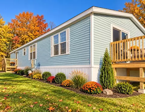 11628 Heron Bay Dr #47, Fenton, MI 48430