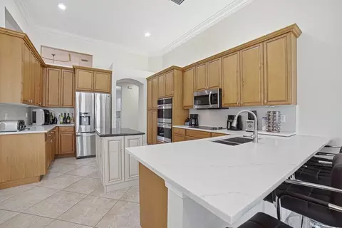 9655 Campi Dr, Wellington, FL 33467
