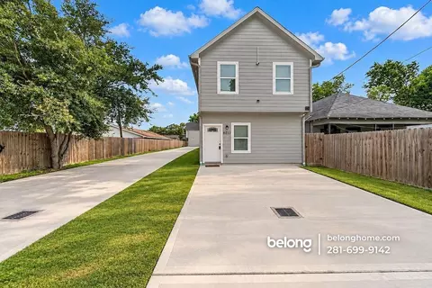 4011 King St, Houston, TX 77026