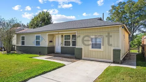 9506 Sierra Dr, Houston, TX 77051