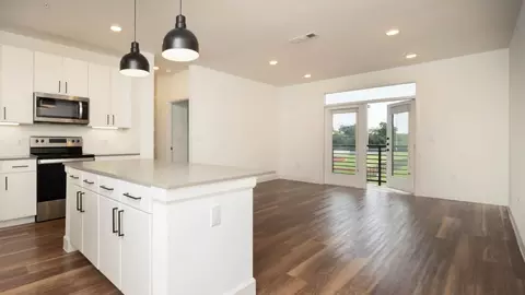 1401 Art Dilly Dr, Austin, TX 78702 photo 8