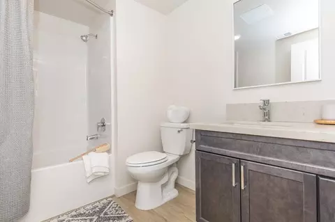 925 W Lathrop Rd, Manteca, CA 95336 photo 14