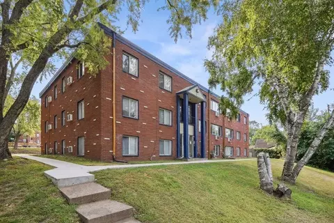 2271 Atlantic St, Maplewood, MN 55109