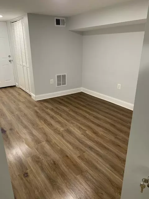 4626 Reisterstown Rd, Baltimore, MD 21215 photo 8