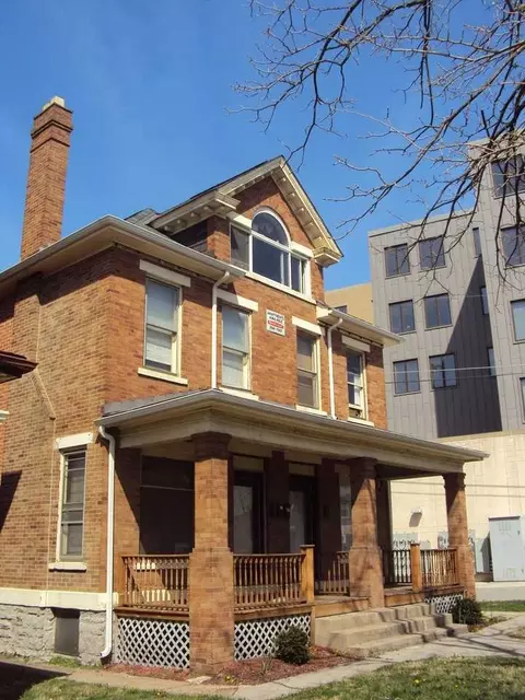 24 W 10th Ave, Columbus, OH 43201