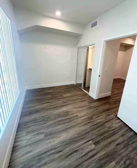 1450 W Washington Blvd, Los Angeles, CA 90007