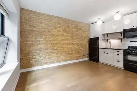 6019 N Winthrop Ave, Chicago, IL 60660
