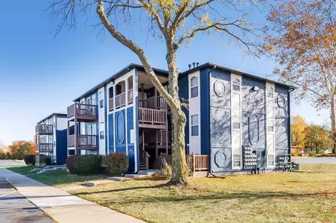504 NE Chipman Rd, Lees Summit, MO 64063 photo 9