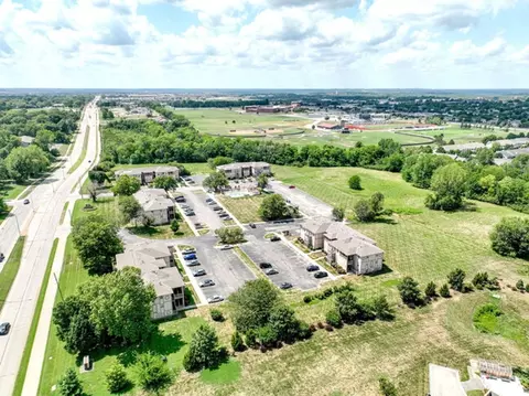 504 NE Chipman Rd, Lees Summit, MO 64063 photo 10
