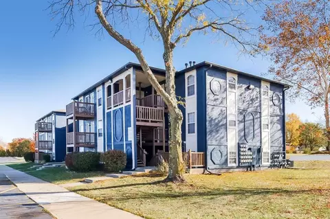 504 NE Chipman Rd, Lees Summit, MO 64063 photo 4