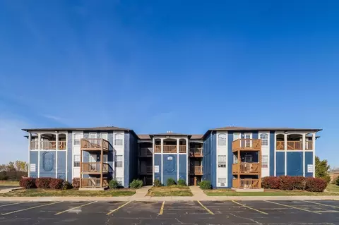 504 NE Chipman Rd, Lees Summit, MO 64063 photo 22