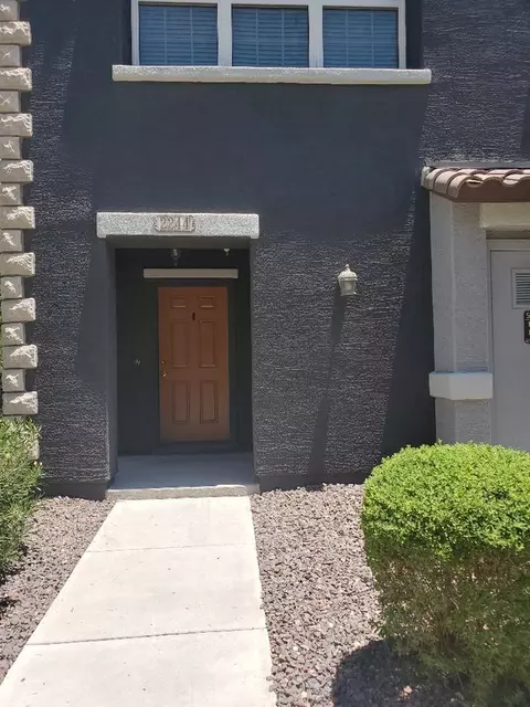 2244 E Huntington Dr, Phoenix, AZ 85040