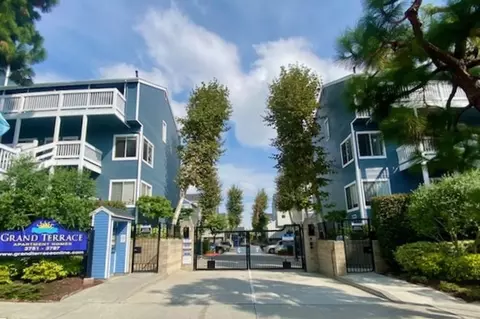 3787 E 11th St, Long Beach, CA 90804