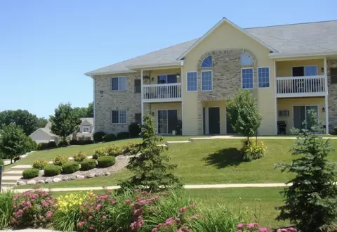 1008 River Place Blvd, Waukesha, WI 53189