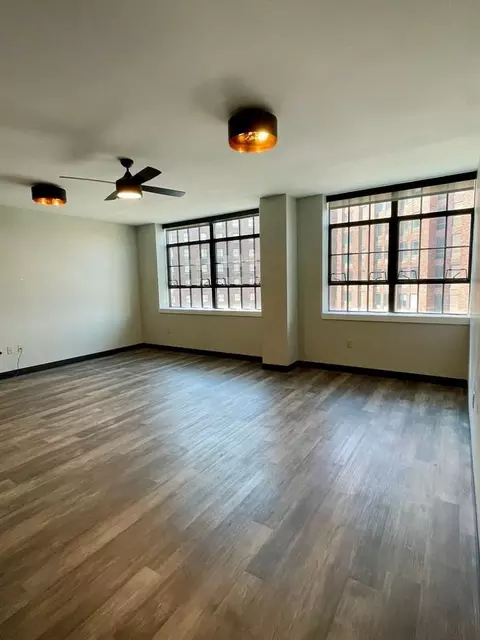 445 S Salina St, Syracuse, NY 13202