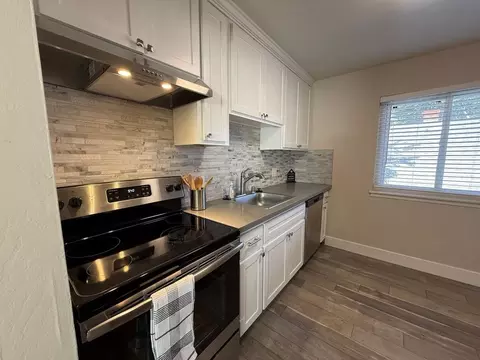 2713 T St, Sacramento, CA 95816