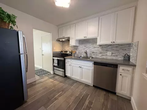 2713 T St, Sacramento, CA 95816