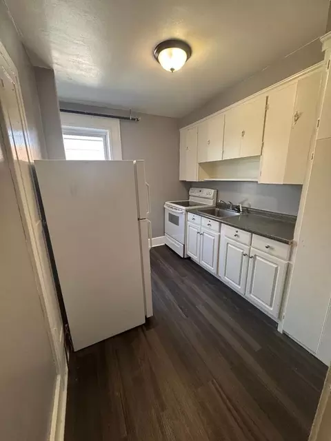 5 School St, Claremont, NH 03743