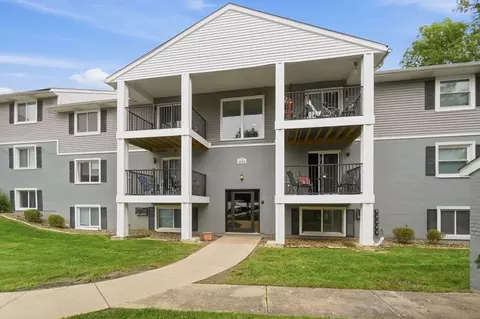 74 W Franklin St, Centerville, OH 45459