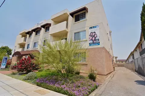 18415 Dearborn St, Los Angeles, CA 91325