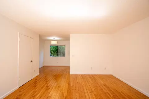 12338 Oxnard St, Los Angeles, CA 91606