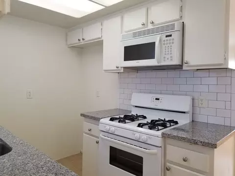 12338 Oxnard St, Los Angeles, CA 91606