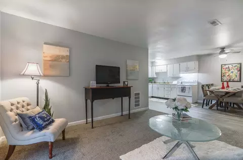 74 W Franklin St, Centerville, OH 45459