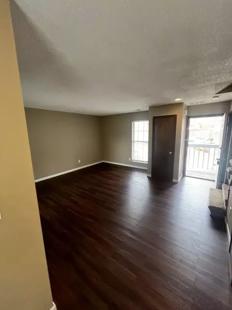 10109 10115 E 67th St, Raytown, MO 64133