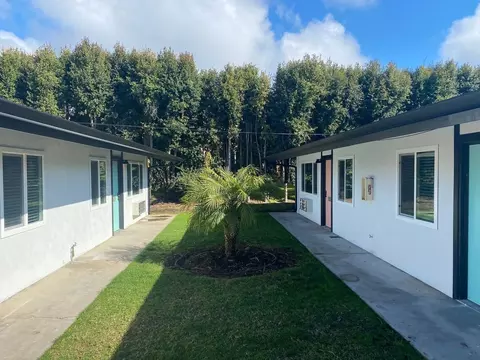 945 Pine Ave, Carlsbad, CA 92008