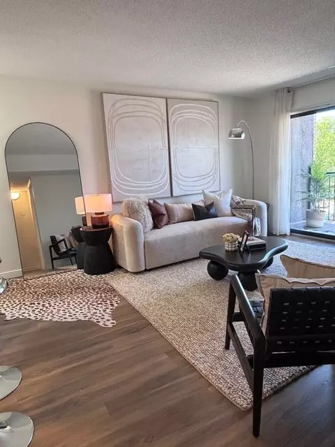 2524 Highway 100 S, Saint Louis Park, MN 55416