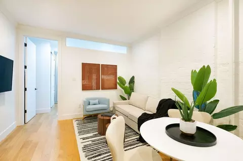 141 E 33rd St, New York, NY 10016