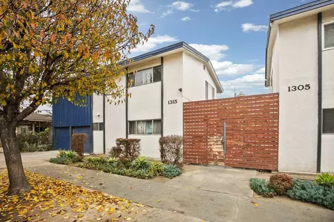 1315 W 19th St, Long Beach, CA 90810