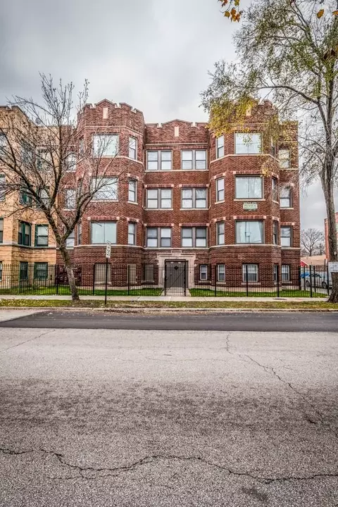 7300 S Yates Blvd, Chicago, IL 60649 photo 12