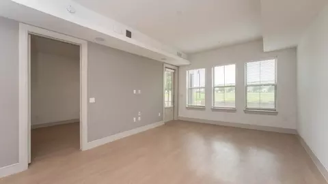 4151 Viridian Village Dr, Arlington, TX 76005 photo 13