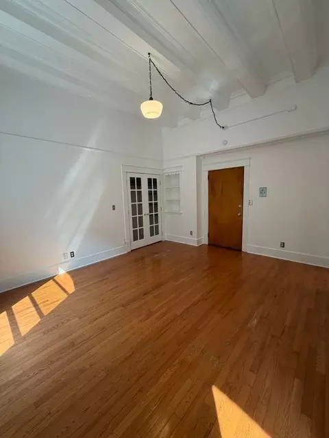 125 NW 20th Pl, Portland, OR 97209