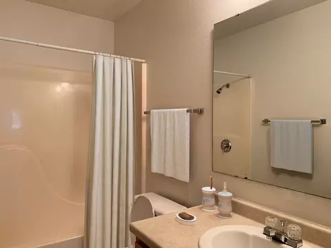 1409 14th Ave E, West Fargo, ND 58078