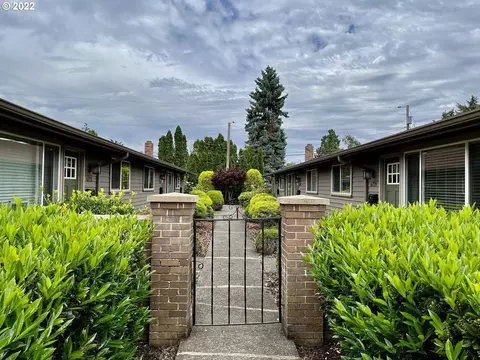 6719 SE Woodstock Blvd, Portland, OR 97206