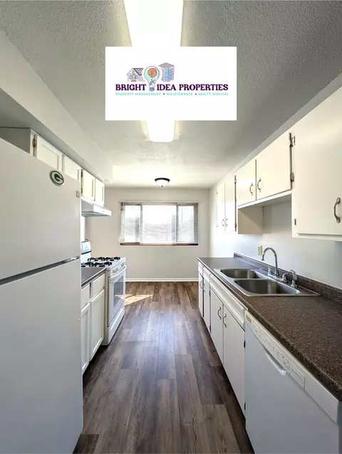 5940 E River Rd, Fridley, MN 55432
