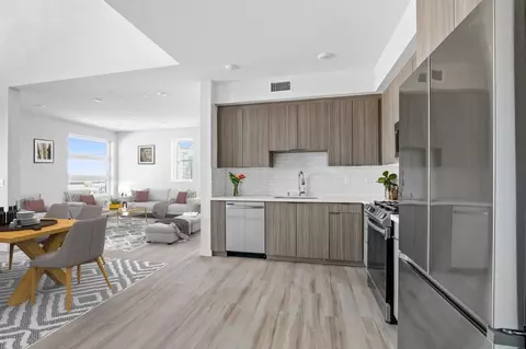 336 W 7th St, Los Angeles, CA 90731 photo 2