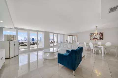 1717 N Bayshore Dr, Miami, FL 33132