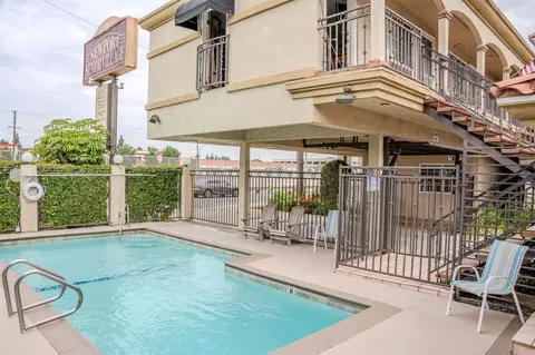 2080 Newport Blvd, Costa Mesa, CA 92627