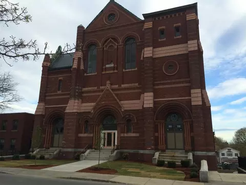 159 Moore St, Lowell, MA 01852