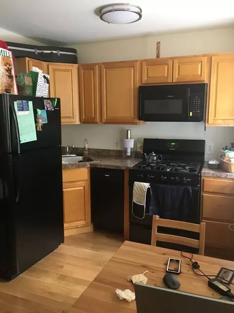 4417 Pine St, Philadelphia, PA 19104