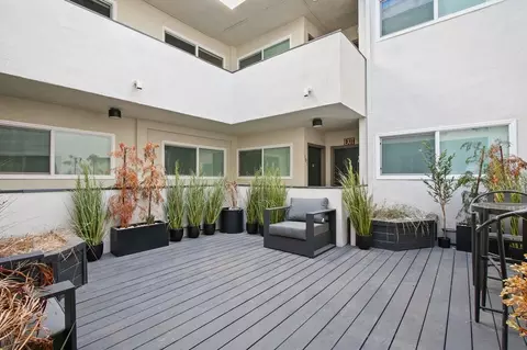 110 S Swall Dr, Los Angeles, CA 90048