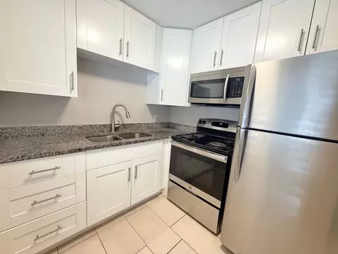 3001 Bee Ridge Rd, Southgate, FL 34239