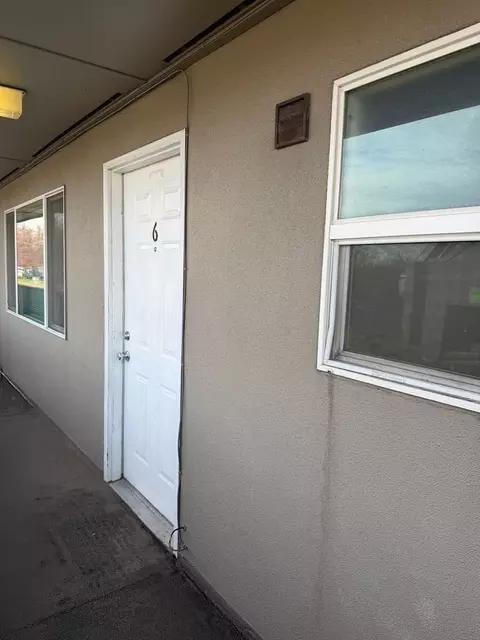 1813 M St, Springfield, OR 97477