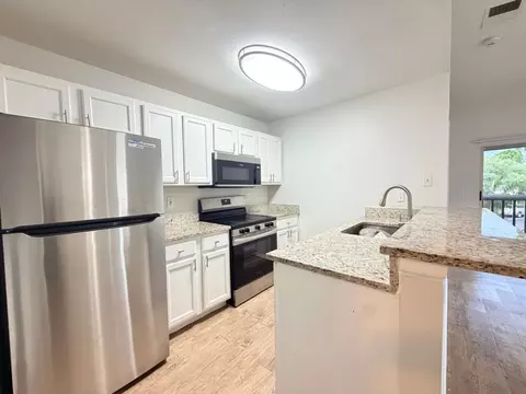 8121 45th Ct E, Sarasota, FL 34243