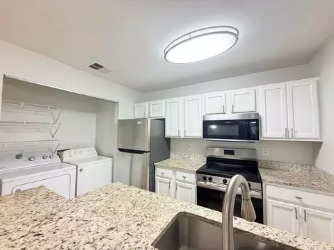 8121 45th Ct E, Sarasota, FL 34243