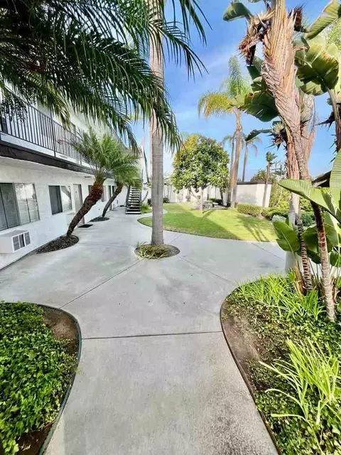 4325 Lowell St, La Mesa, CA 91941