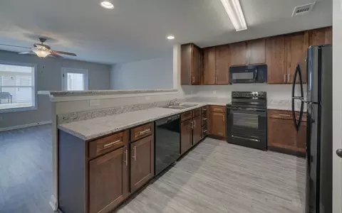 208 Valley Green Dr, Gainesville, GA 30504
